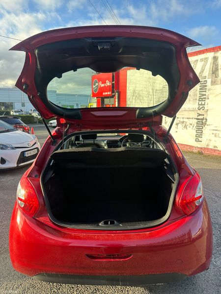Peugeot 208 1.2 petrol NCT TAX LOW KMS 382213758