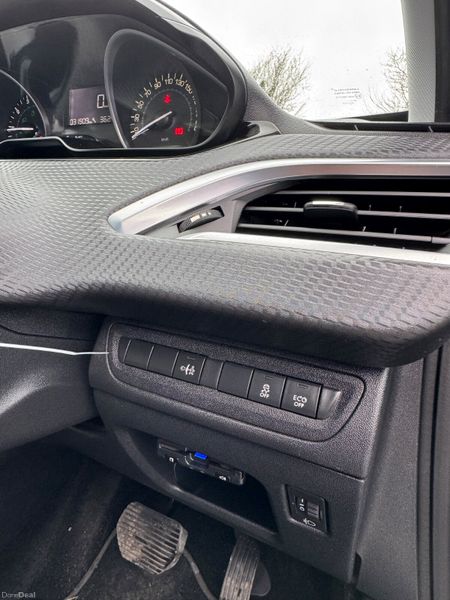 Peugeot 208 1.2 Automatic 32000KM 2016 High Spec 382348910