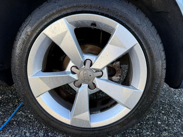 Audi A1 Auto 382351564