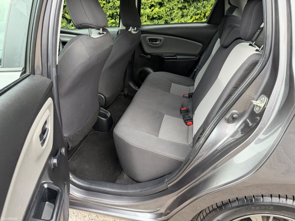 Toyota Yaris 2019 LUNA 1.0 VVTi LOW MILEAGE 382393340