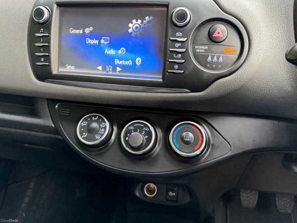 Toyota Yaris 2019 LUNA 1.0 VVTi LOW MILEAGE 382393346