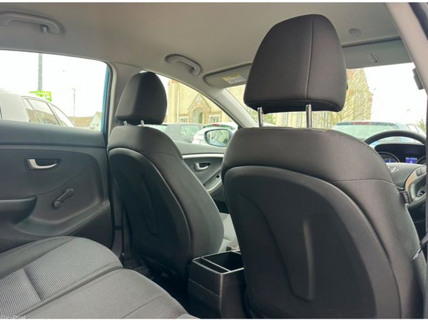 Hyundai i30 BLUE 110PS 5DR SDRIVE 382397448