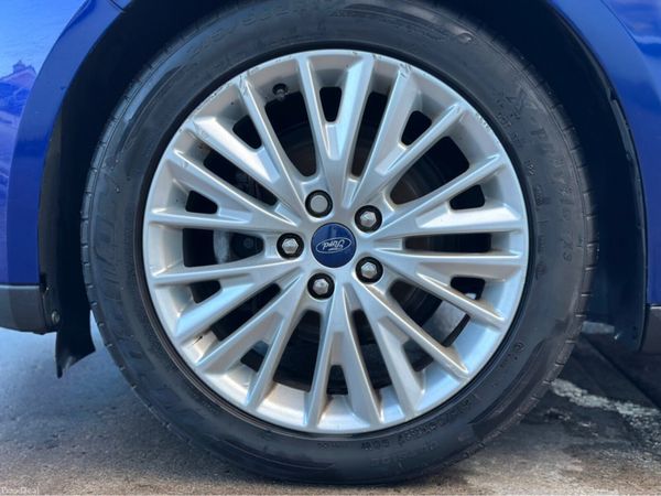 Ford Focus ZETEC 5DR 1.5 TD 95PS 6SPEED 4DR 382398560