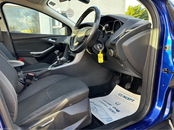 Ford Focus ZETEC 5DR 1.5 TD 95PS 6SPEED 4DR 382398574