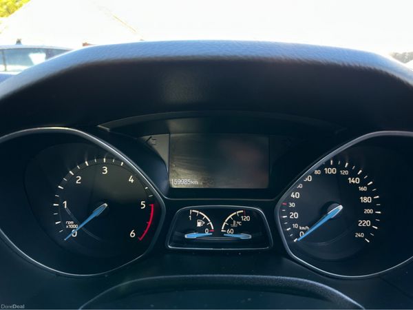 Ford Focus ZETEC 5DR 1.5 TD 95PS 6SPEED 4DR 382398580