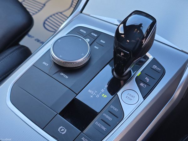 BMW 3-Series 2021 M- SPORT Portimao Blue Metallic 382468516