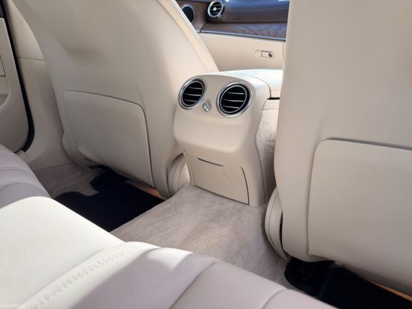 Mercedes-Benz E-Class 2019 382479396