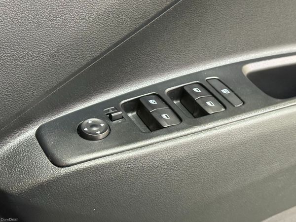 Hyundai i10 Deluxe Plus 1.0L 382491020