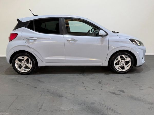 Hyundai i10 Deluxe Plus 1.0L 382491030