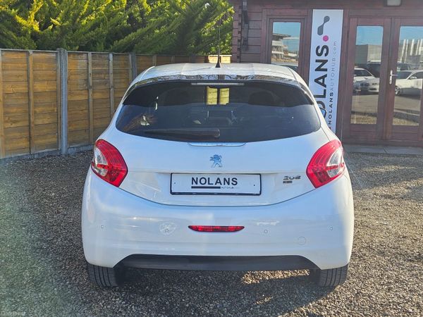 2015 Peugeot 208 allure automatic 37000km !! 382406578