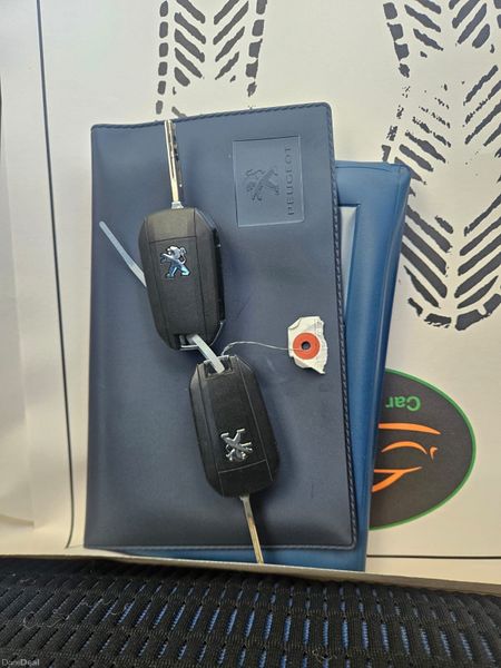 2015 Peugeot 208 allure automatic 37000km !! 382406590