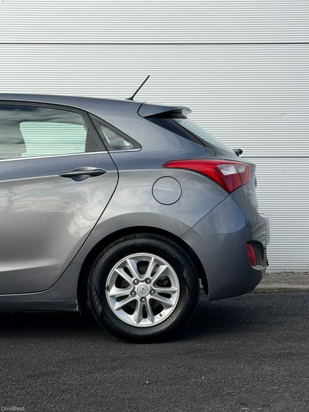 Hyundai i30 *Delux *NewNCT 382408100