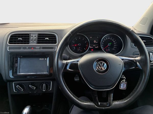 Volkswagen Polo Automatic - Reverse camera ! 382427542