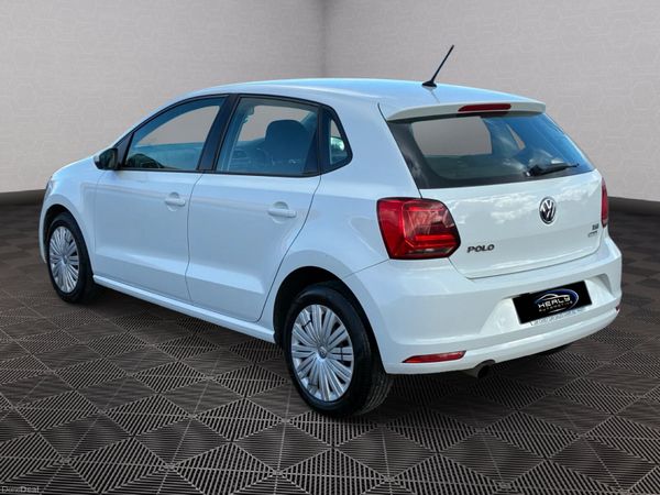 Volkswagen Polo Automatic - Reverse camera ! 382427550