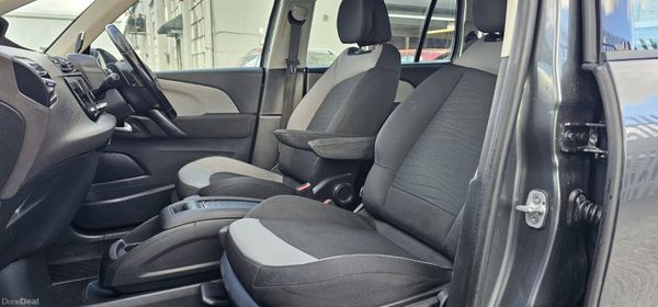 Citroen C4 2016 (AUTOMATIC 7 SEATER) 382436956