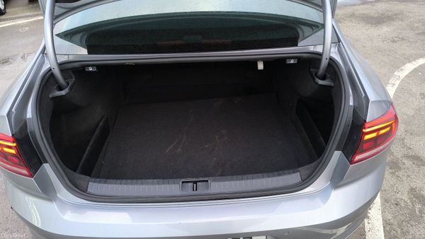 2022 Volkswagen Passat 1 Warranty AA Aprroved 382547846