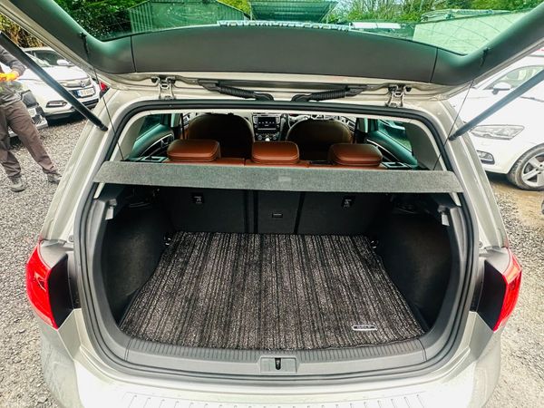 Volkswagen Golf 2016 32K Miles Leather & Car play 382523184