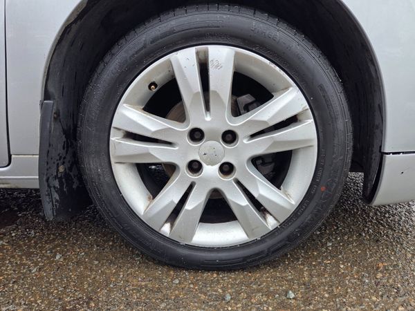High Spec Peugeot 5008 7 Seater 382687410