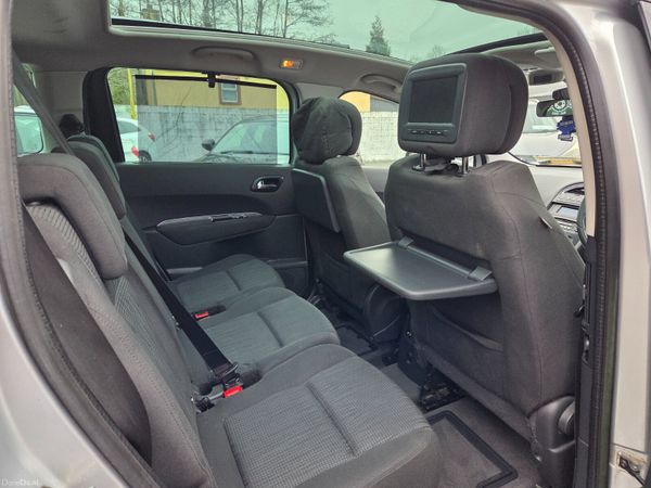 High Spec Peugeot 5008 7 Seater 382687420