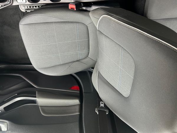 Ford Fiesta 2018 ( NCT 01/28) 382699524