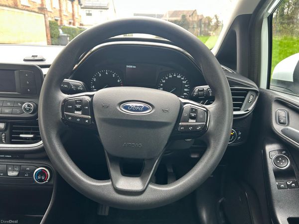 Ford Fiesta 2018 ( NCT 01/28) 382699530