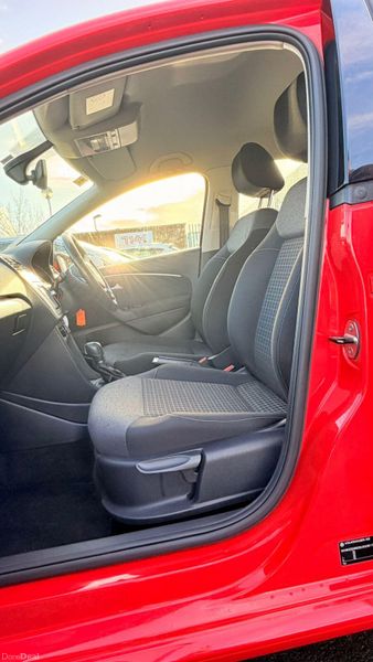 Volkswagen Polo 2016 382606194