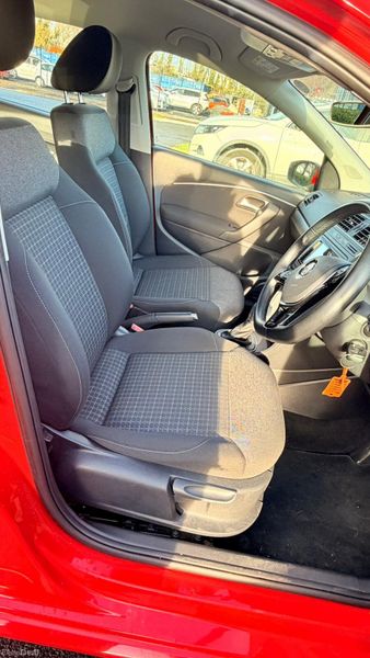 Volkswagen Polo 2016 382606196