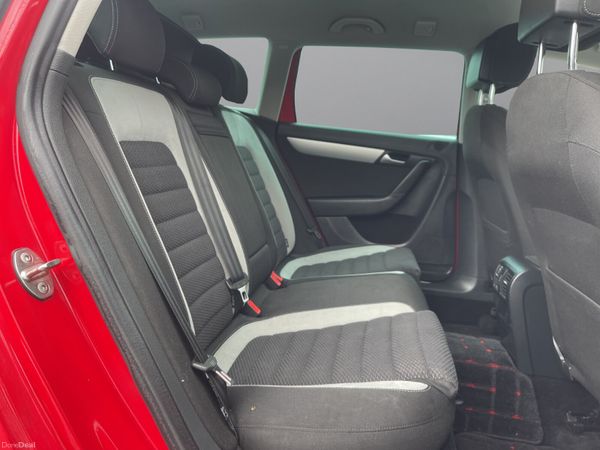 2015 Volkswagen Passat (S38) 382624118