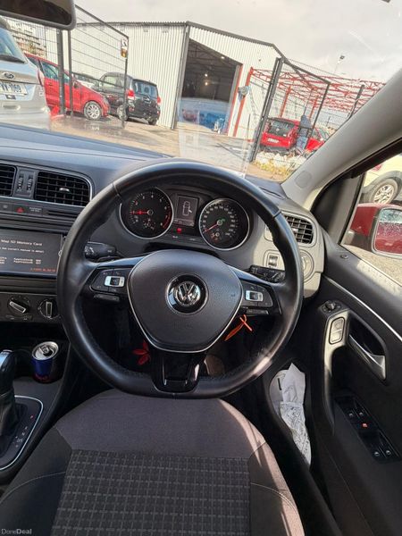 Volkswagen Polo 2015 382629248