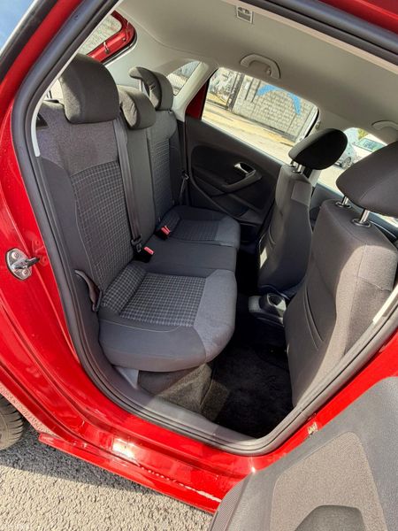 Volkswagen Polo 2015 382629250