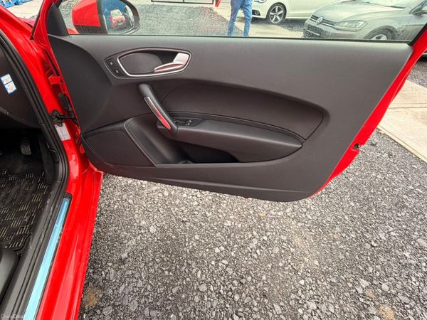 Audi A1 2014 382630502