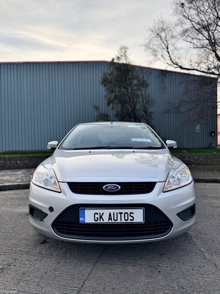 Ford Focus 2010 Low KM 382741194