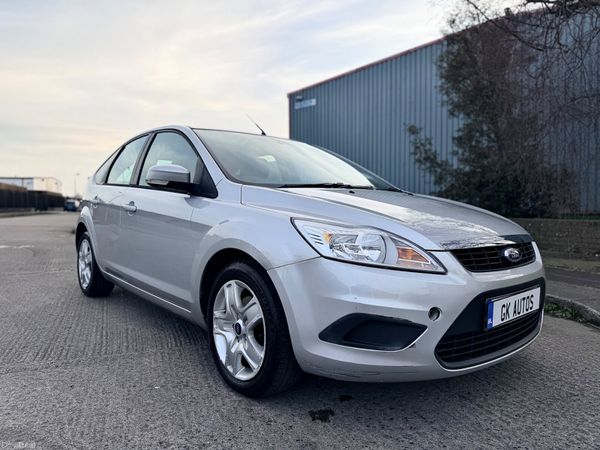 Ford Focus 2010 Low KM 382741196