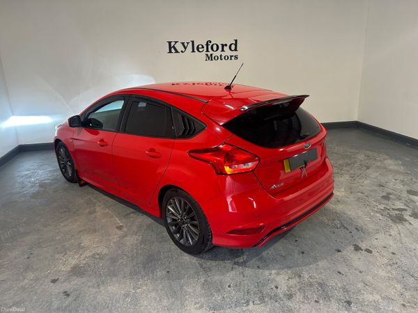 Ford Focus 2017 382741550