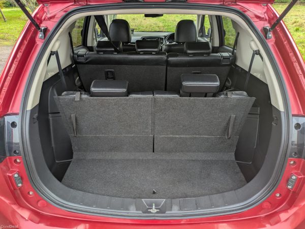 Mitsubishi Outlander/ AUTO/ 4X4 / NCT 02/27 382744050