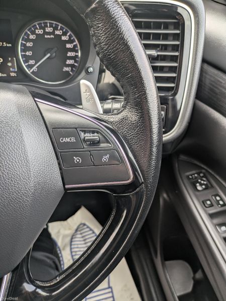 Mitsubishi Outlander/ AUTO/ 4X4 / NCT 02/27 382744230