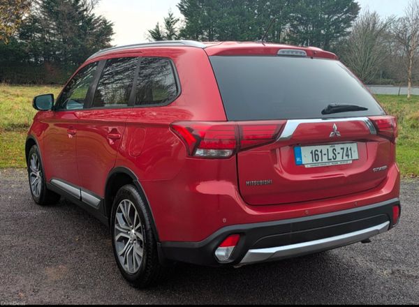 Mitsubishi Outlander/ AUTO/ 4X4 / NCT 02/27 382745444