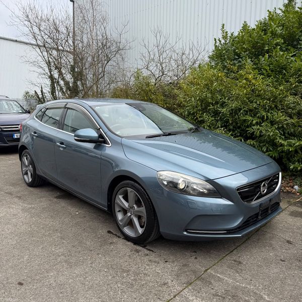 Volvo V40 T4 SE Automatic Leather Low km 382770588