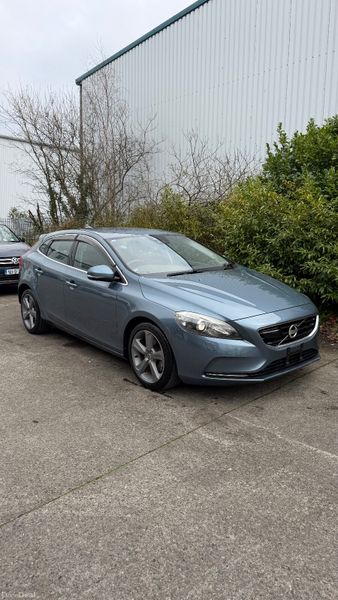 Volvo V40 T4 SE Automatic Leather Low km 382770592