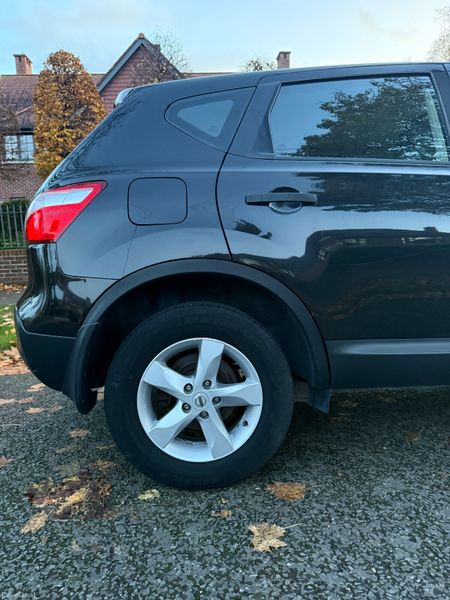 New: NCT.  Car Play screen. 4K Reverse Camera 382773642