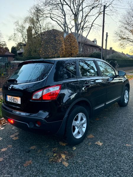 New: NCT.  Car Play screen. 4K Reverse Camera 382773628