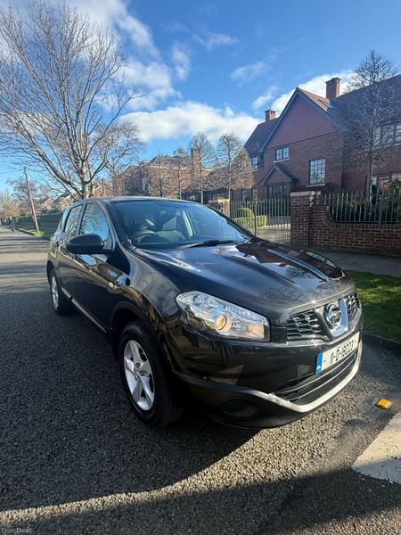 New: NCT.  Car Play screen. 4K Reverse Camera 382775860