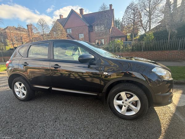 New: NCT.  Car Play screen. 4K Reverse Camera 382775882