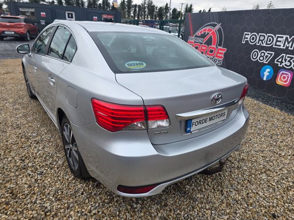 Toyota Avensis 2015 382776474