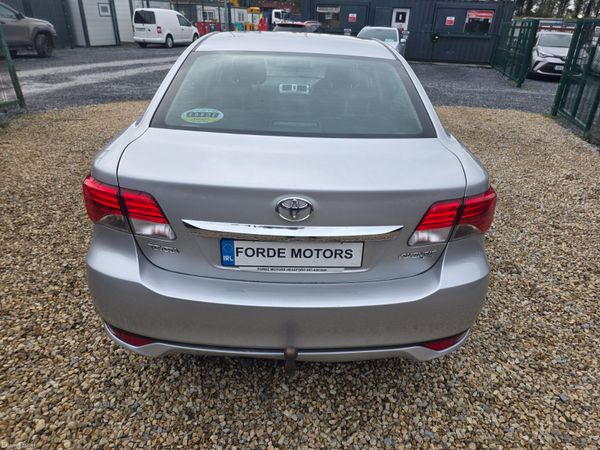 Toyota Avensis 2015 382776476