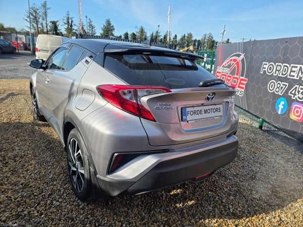 Toyota C-HR 2018 382776956