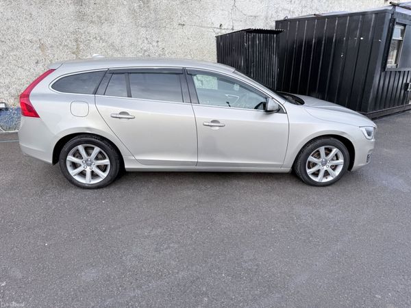 Volvo V60 2.0D SE LUX AUTO Low KMs 382795198