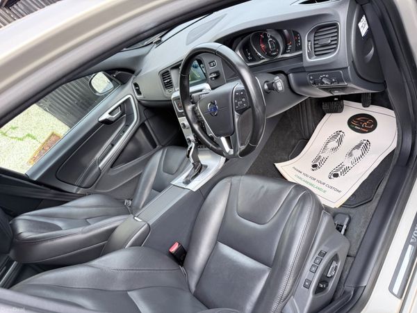 Volvo V60 2.0D SE LUX AUTO Low KMs 382795206