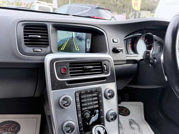 Volvo V60 2.0D SE LUX AUTO Low KMs 382795212