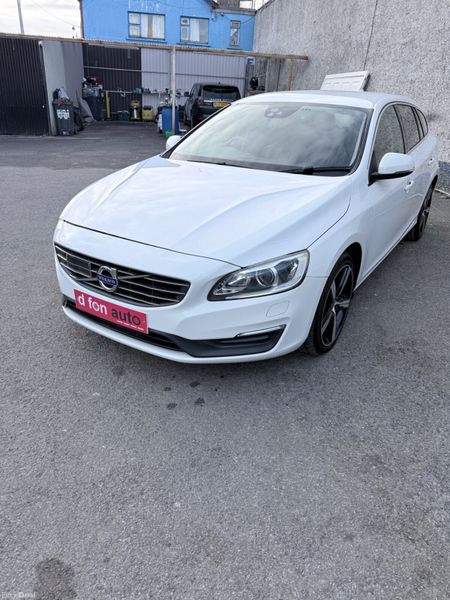 Volvo V60 2.0D SE LUX AUTO LOW KMS 382797262